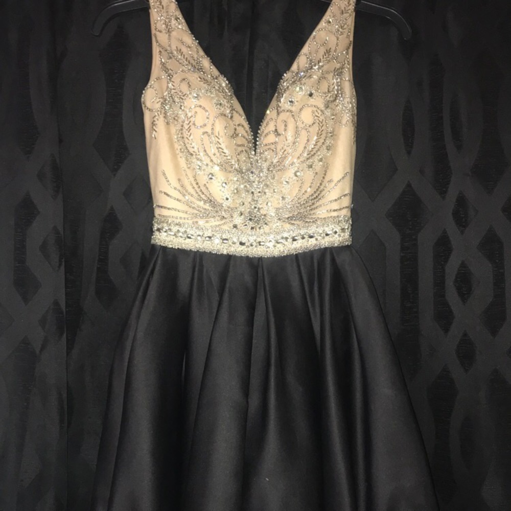 Pretty tan and black homecoming dress - Picture 1 of 4